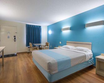 Motel 6-Bells, Tn - Brownsville - Bells - Bedroom