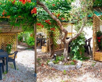 Appartamenti Le Prade - Goelba - Portoferraio - Patio