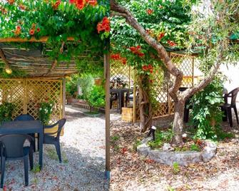 Appartamenti Le Prade - Goelba - Portoferraio - Patio