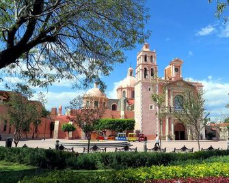 Hotel Omenia - Tequisquiapan