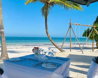Protels La Plage - Bwejuu - Strand