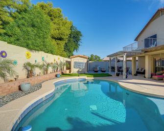 Pool, Patio And Hot Tub Surprise Home Ne - Surprise - Piscina