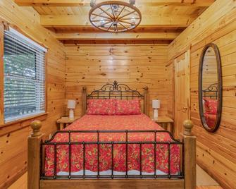 Cabin #11 - 3 Bears | 3 Bed, 2 Bath - Stanardsville - Bedroom
