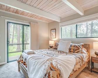 Family Cabin in Blue Lake Springs, Near Town! - Arnold - Habitación