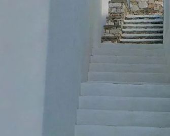 Venikouas Hotel - Platis Gialos - Schodiště