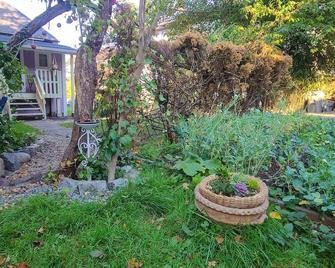 Prime Spot :Entire House, Lrg Yard, By Kits Beach - Vancouver
