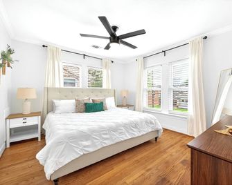 1716 Fairview 2king/1ba Top Apt Duplex Pets Ok! - Houston - Habitación