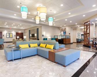 Drury Inn & Suites Burlington - Burlington - Lobby
