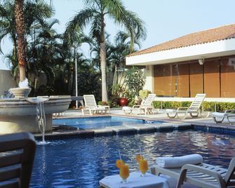 Fiesta Inn Ciudad del Carmen - Ciudad del Carmen - Piscina