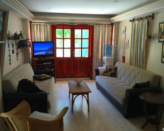 Ipek Otel Kemer - Kemer - Living room