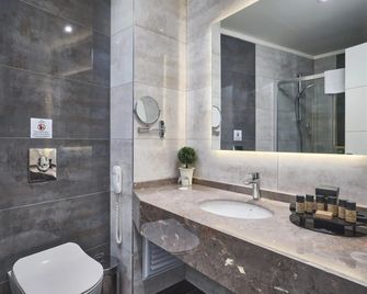 Litore Resort Hotel & Spa - Okurcalar - Baño