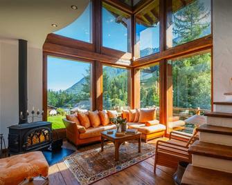 Chalet Cinq Moutons - Swiss mountain stay 14p, spa & nature - OVO Network - Orsières - Salon
