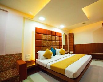 Hotel Gk Palace - Bhopal - Bedroom