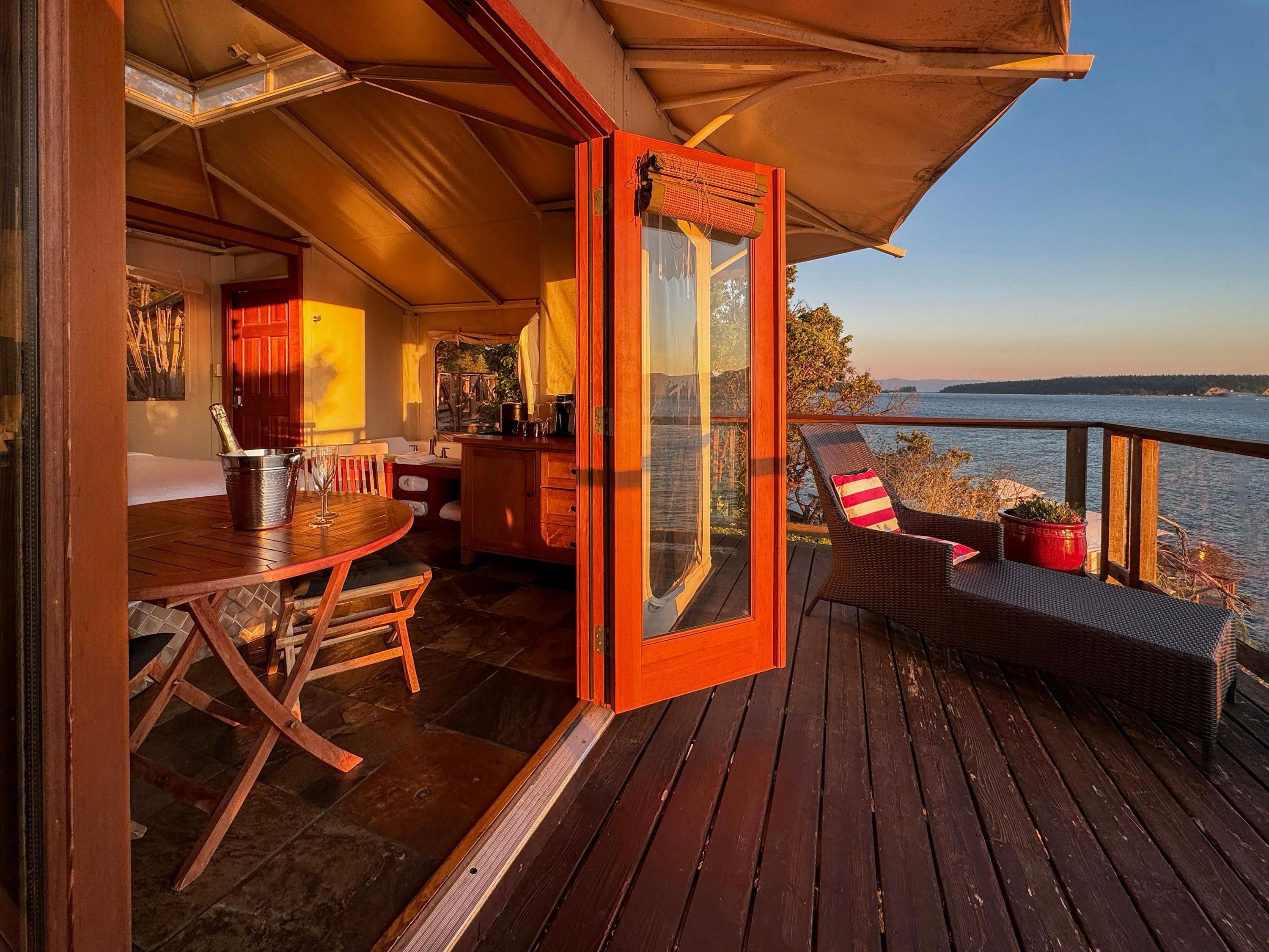 Rockwater Secret Cove Resort - האפמון ביי - מרפסת