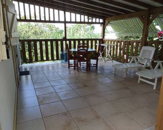 fleurs de canne - Petit-Bourg - Balcony