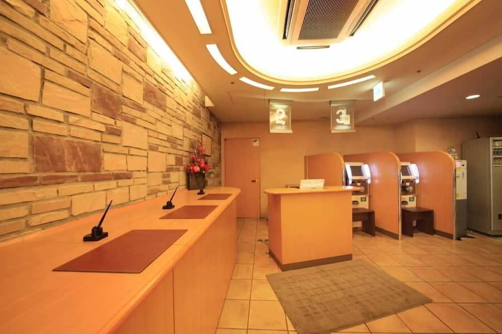 Washington R&B Hotel Shin Yokohama Ekimae - Yokohama - Front desk