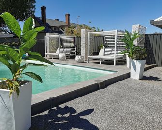 Town House Motor Inn - Horsham - Pool