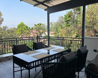 Hotel Central Park Inn - Dehradun - Balcón
