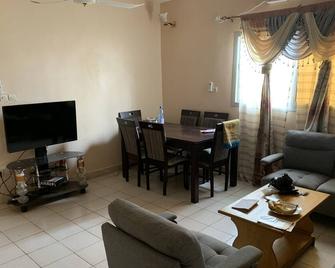 Beautiful New 3 Bedroom Villa For Rent - Near Mali Hospital - Bamako - Living room