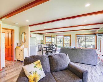 Julian Cottage Stay w/ Near Wildlife & Wineries - Julian - Huiskamer