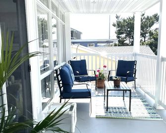 Lovely 3 bedroom condo about 150 steps to the sandy beach. - Bethany Beach - Balcon