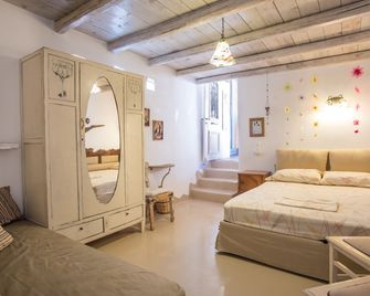 Anthippi - Parikia - Habitación