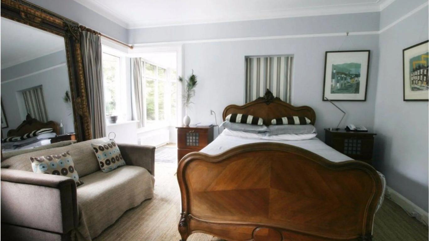 Cairn Bay Lodge
