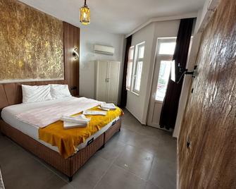 Finike Sever Otel - Finike - Bedroom