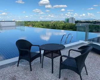 Cozy Cove 1, Kozi Square near General Hospital - Kuching - Balcon