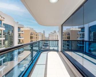 Golden Sands Hotel Apartments - Dubai - Balkon