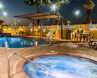 MainStay Suites Edinburg South - Edinburg - Pool