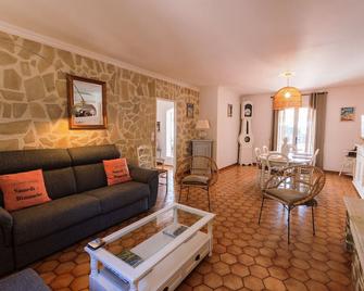 Villa For 7 Persons With Heated & Private Pool - Maussane-les-Alpilles - Salon