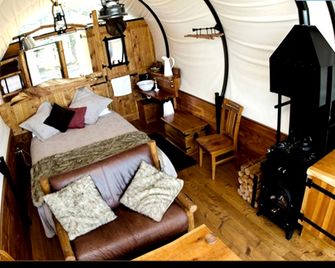 Luxury Camping in Wagonstays, New Zealand - Darfield