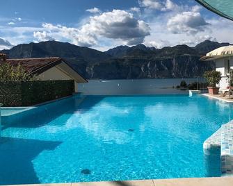 Hotel Garden - Malcesine - Pool