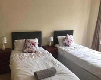 Prime location rooms in high street - פורט וויליאם - חדר שינה