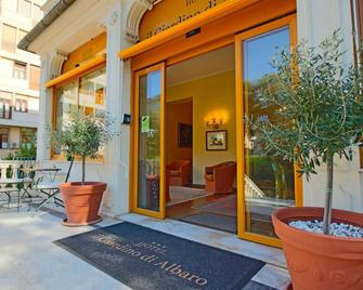 Il Giardino di Albaro - Génova - Patio