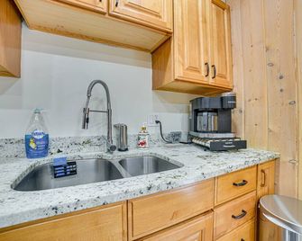 Harbor Springs Lodge, Less then a mile to Nubs/Highlands Ski,Golf, Hot Tub, - Harbor Springs - Cuisine