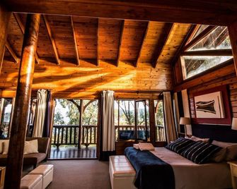 Oyster Creek Lodge - קניסנה - חדר שינה