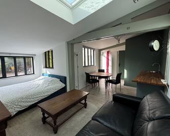 Petite maison indépendante avec parking - Vétheuil - Habitación