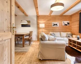 Chalet Tschengla by A-Appartments - Chalet Tschengla - Bürserberg - Вітальня