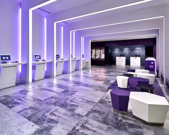 YOTEL Singapore - Singapore - Front desk