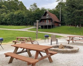 1-bedroom cabin Near Cave Run Lake and Morehead State University - #5 - Morehead - Patio