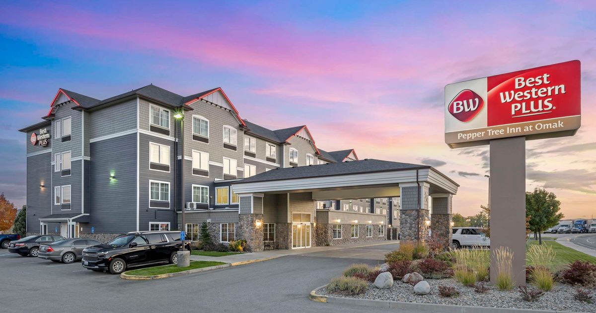 Best Western Plus Peppertree Inn at Omak from 126. Omak Hotel Deals