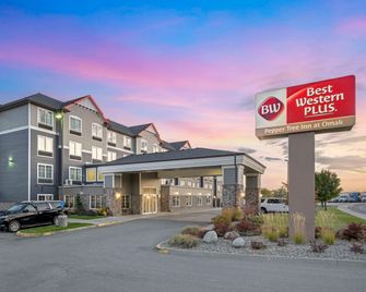 Best Western Plus Peppertree Inn at Omak - Omak - Edificio