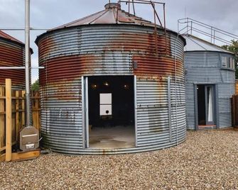 Silo One at Iron Pear Tree Farm - Braintree - Building