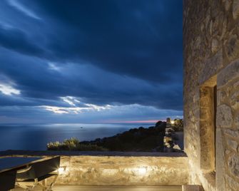 Tainaron Blue Retreat - Vatheia