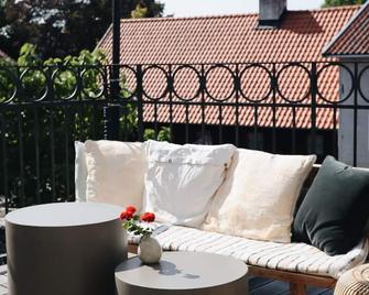 Kalk Hotel - ויזבי - מרפסת