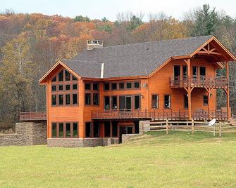 Delaware River Valley Waterfront Timberframe private mile shoreline on 154 acres - Callicoon - Building