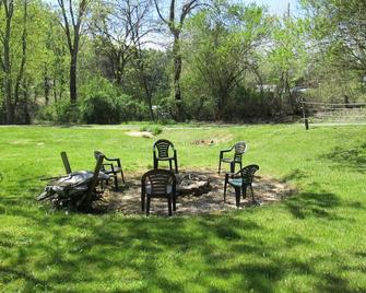 Country Farmhouse, Pets +Fee, Bristol Casino, Winter Sports, Hiking/Biking - Elizabethton - Patio