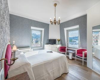 Hotel Metropole Suisse - Como - Yatak Odası